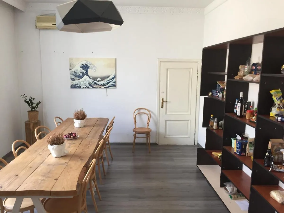 Vine 21 Co-Living Hotel Bucharest 0*,  Romania
